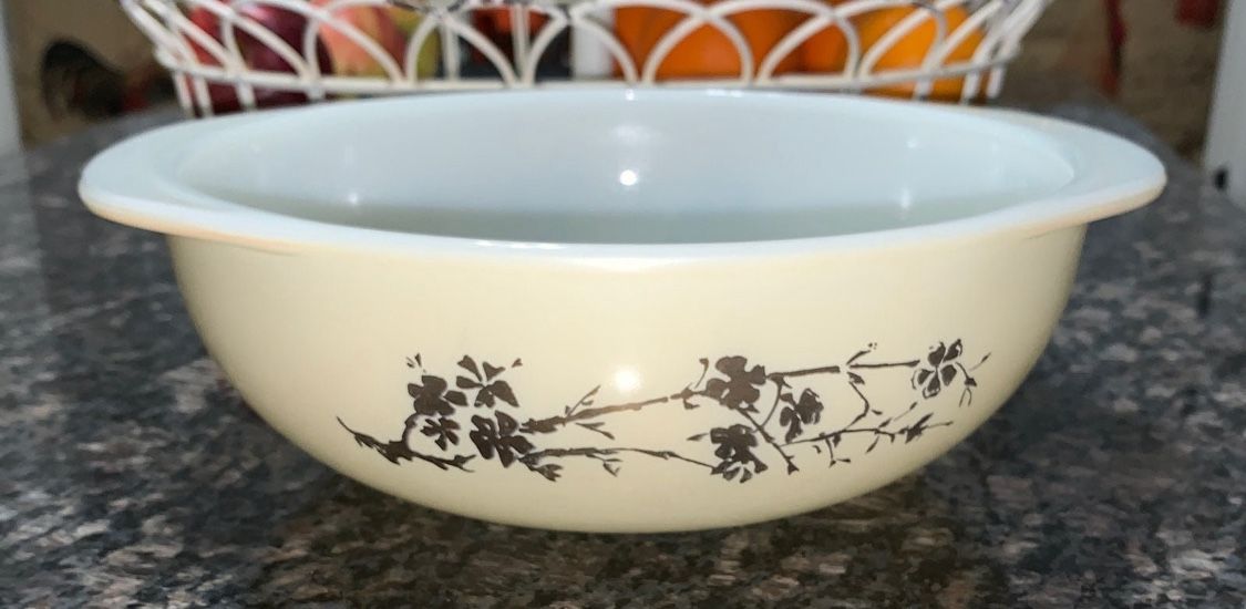Pyrex #024 Golden branch casserole dish