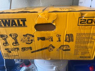 NEW Dewalt 10 tools set