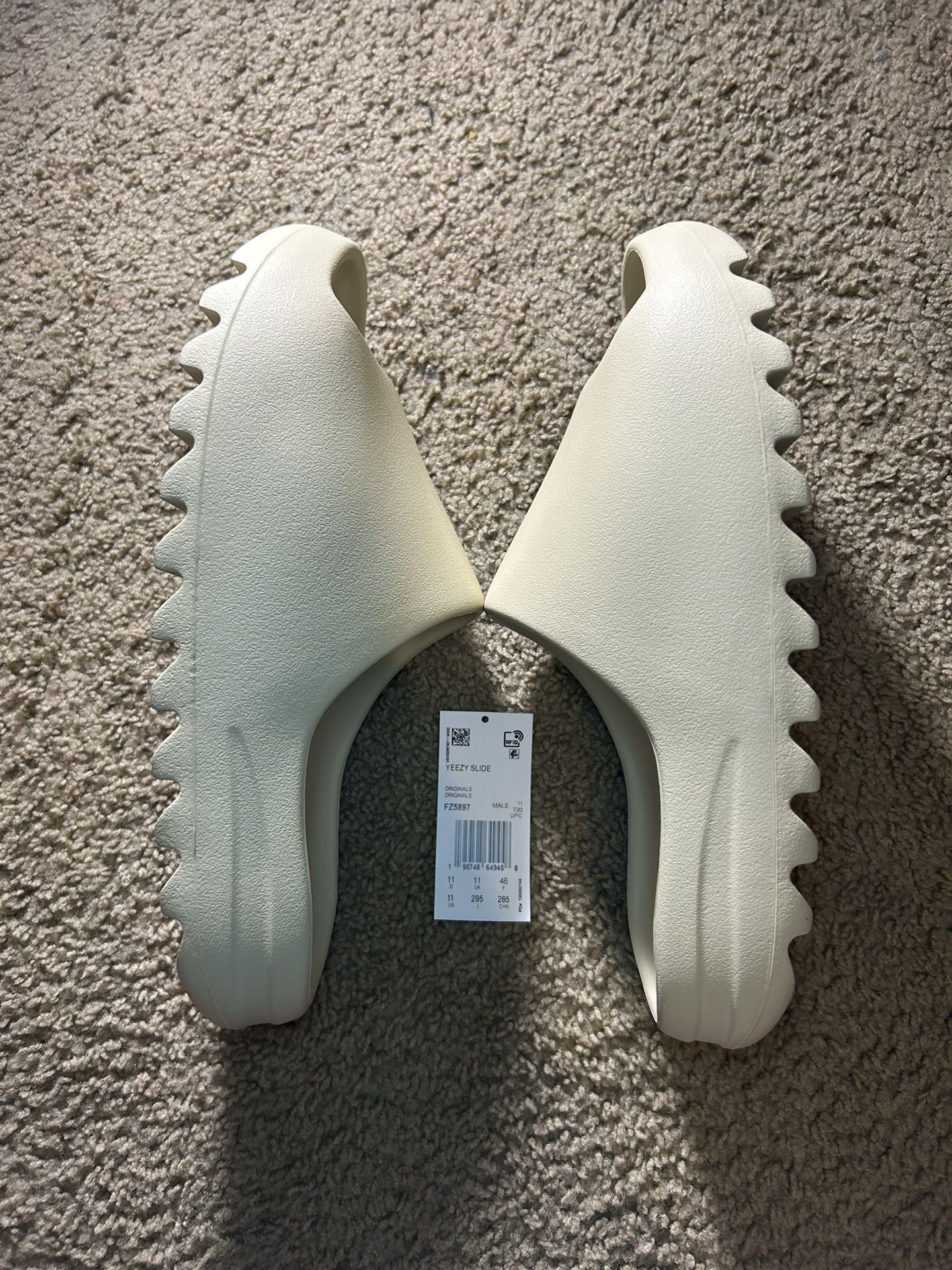 Adidas Yeezy Slides Bone - NEGOTIABLE - BRAND NEW