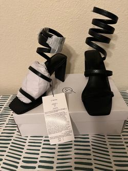 The Drop Black Spiral Wrap Block Heel Sandals