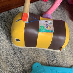 Bumble Bee Ride On You