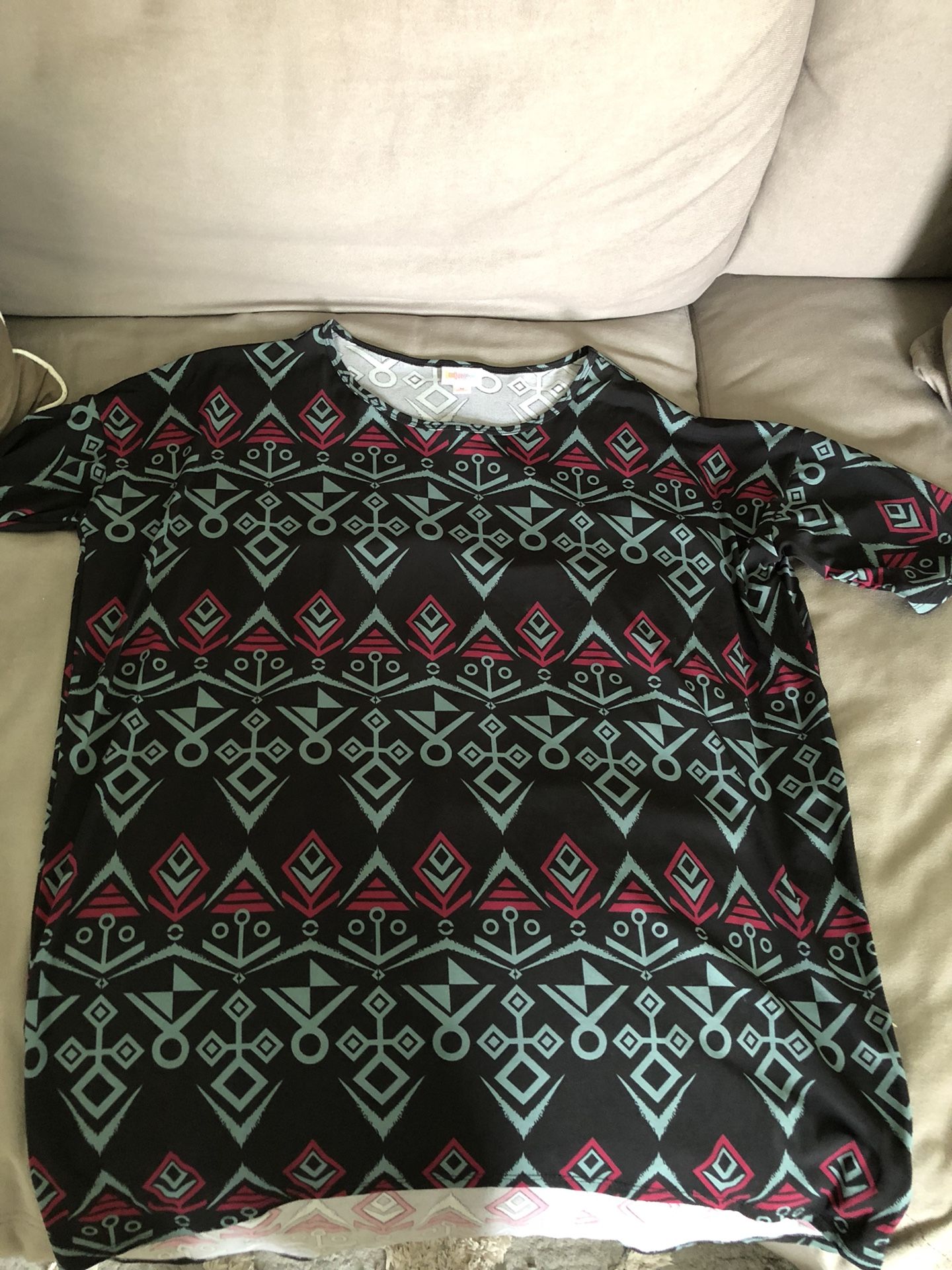 IRMA top size Medium Lularoe brand