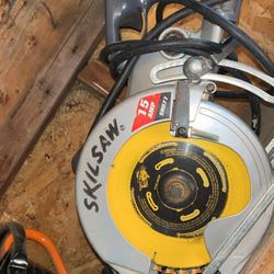 Skilsaw 15 Amp Shd77