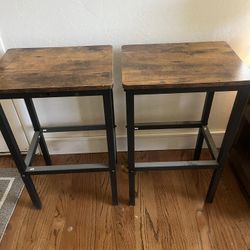 2 bar Stools 