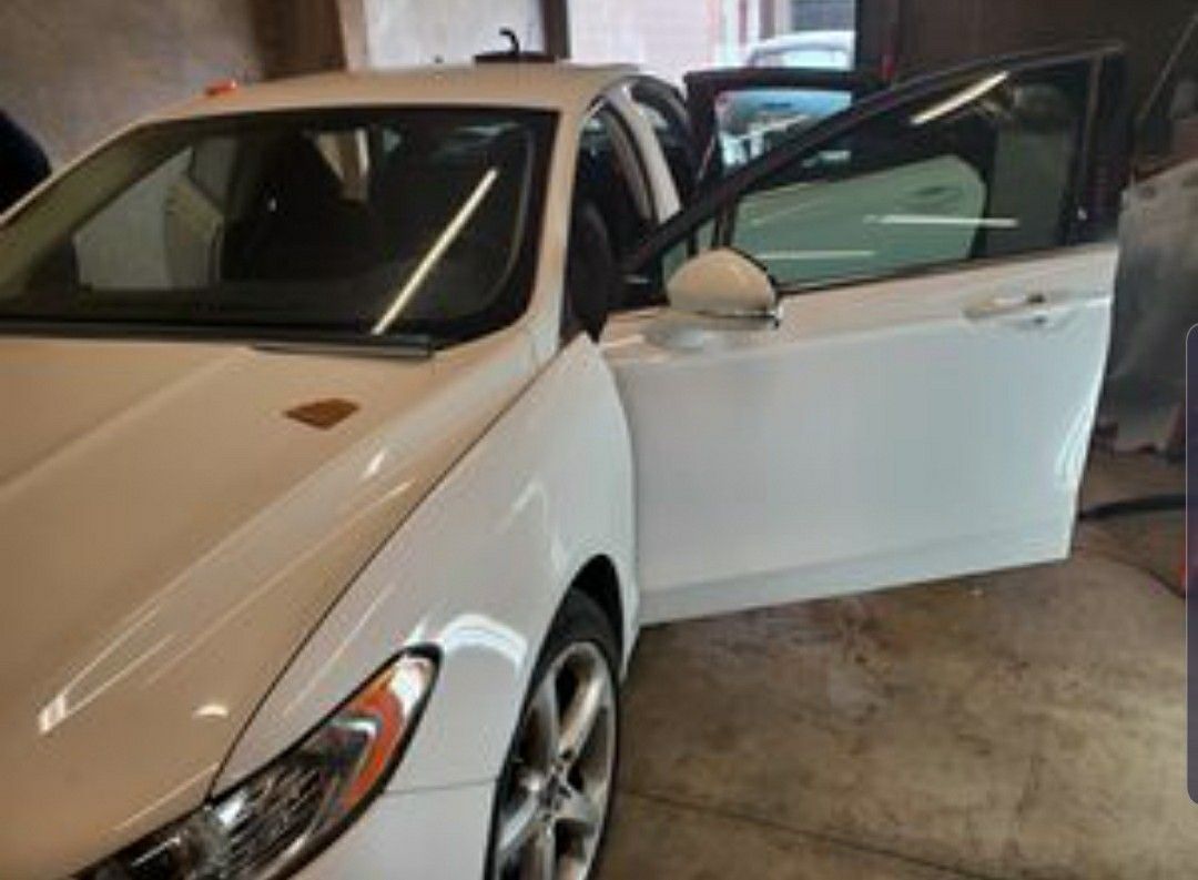 PROFESSIONAL AUTO TINTING