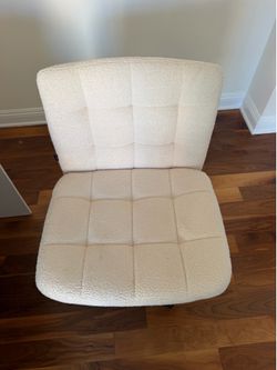 Like New Cream Bouclé Swivel Office Chair
