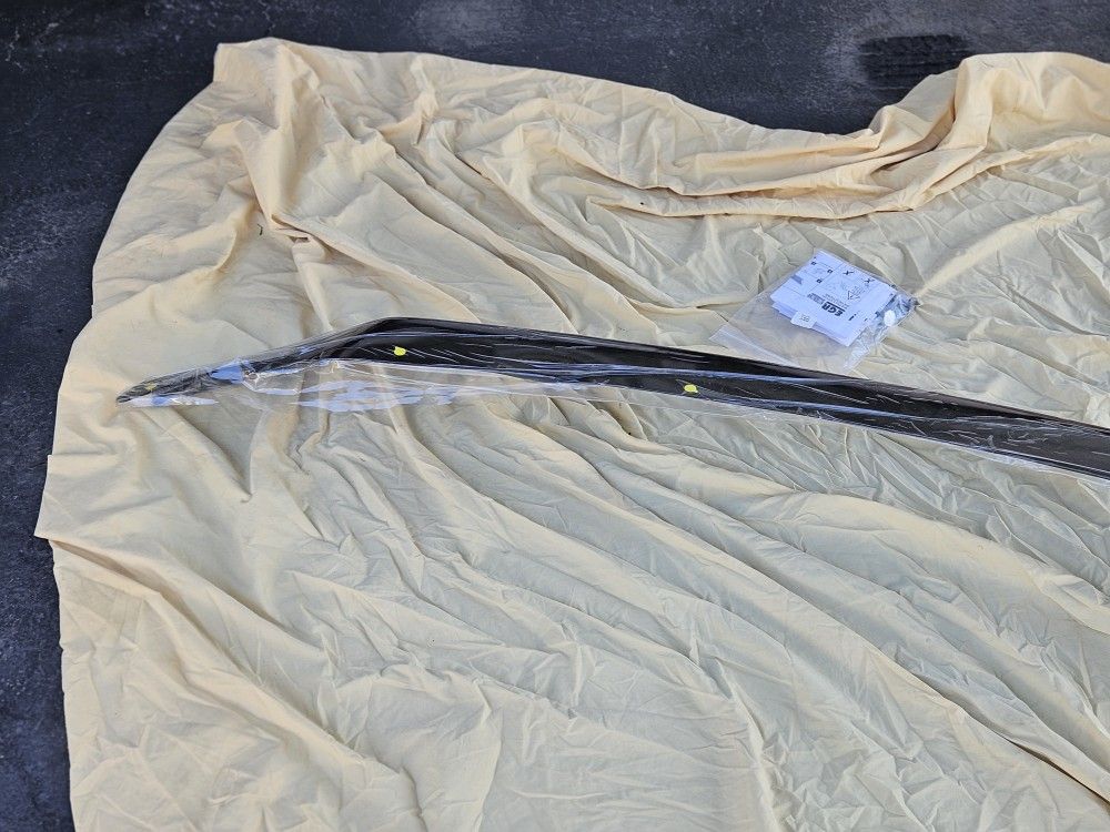 2021 GmC Sierra Rock Deflector 