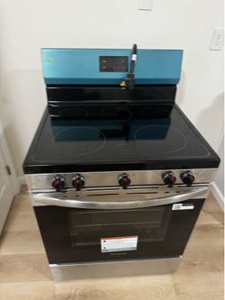 New Frigidaire Glass Top Electric Range