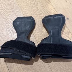 Cobra Lifting Grips