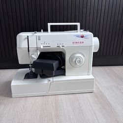 SINGER 2517c (NEEDS REPAIRS)