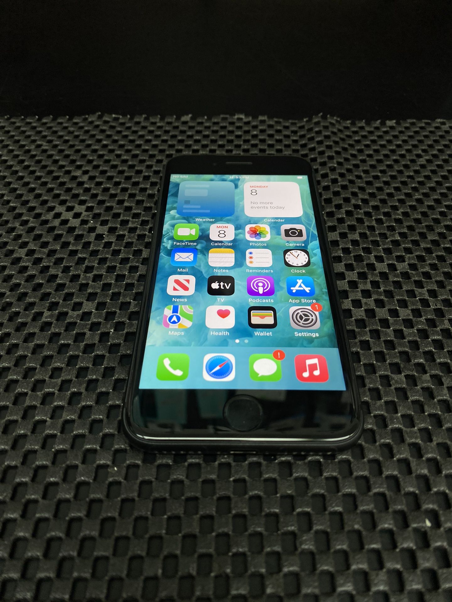 Apple iPhone 8 64GB UNLOCKED- Verizon T-Mobile AT&T &More 