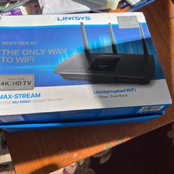 LINKSYS. Internet Router.