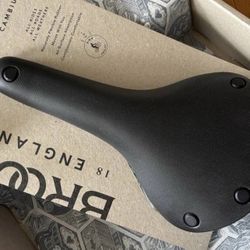 Brooks England Cambium C17 All-Weather bicycle saddle Black *NEW*