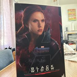 HOT TOYS BLACK WIDOW