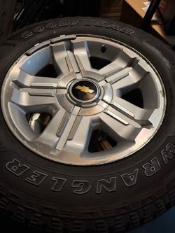 Set of 4 18” Chevy wheels