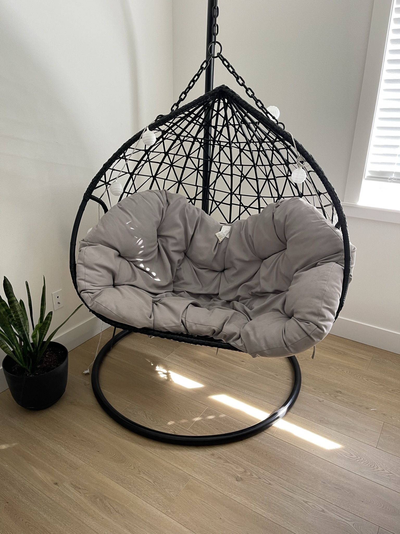Tommy Bahama Loveseat Hanging Chair