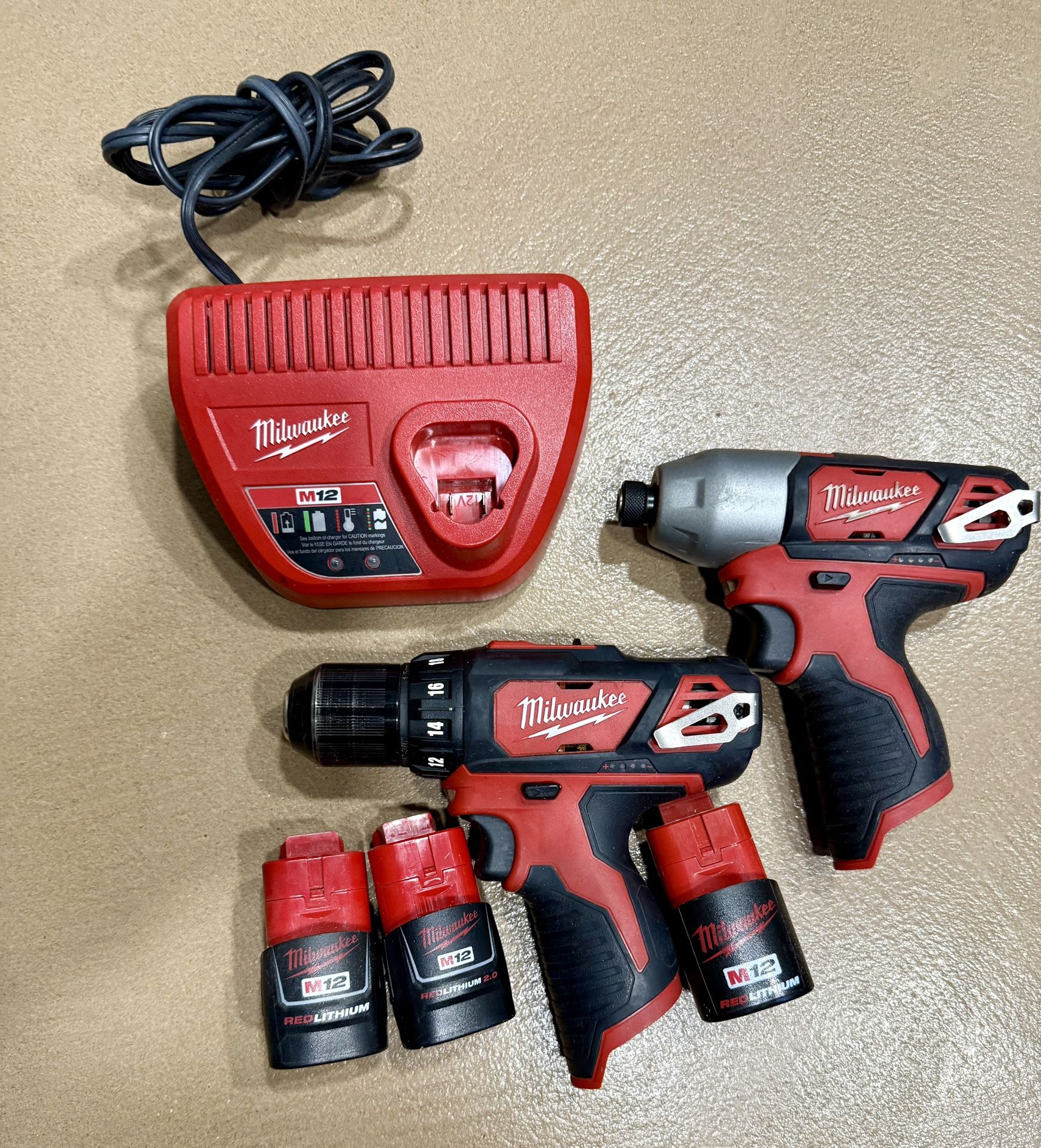 milwaukee m12 -12v