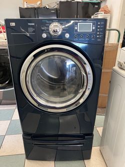 LG electric dryer with pedestal ( delivery available)