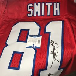 Jonnu Smith Signed Jersey (Beckett)