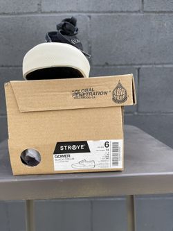 Straye shoes