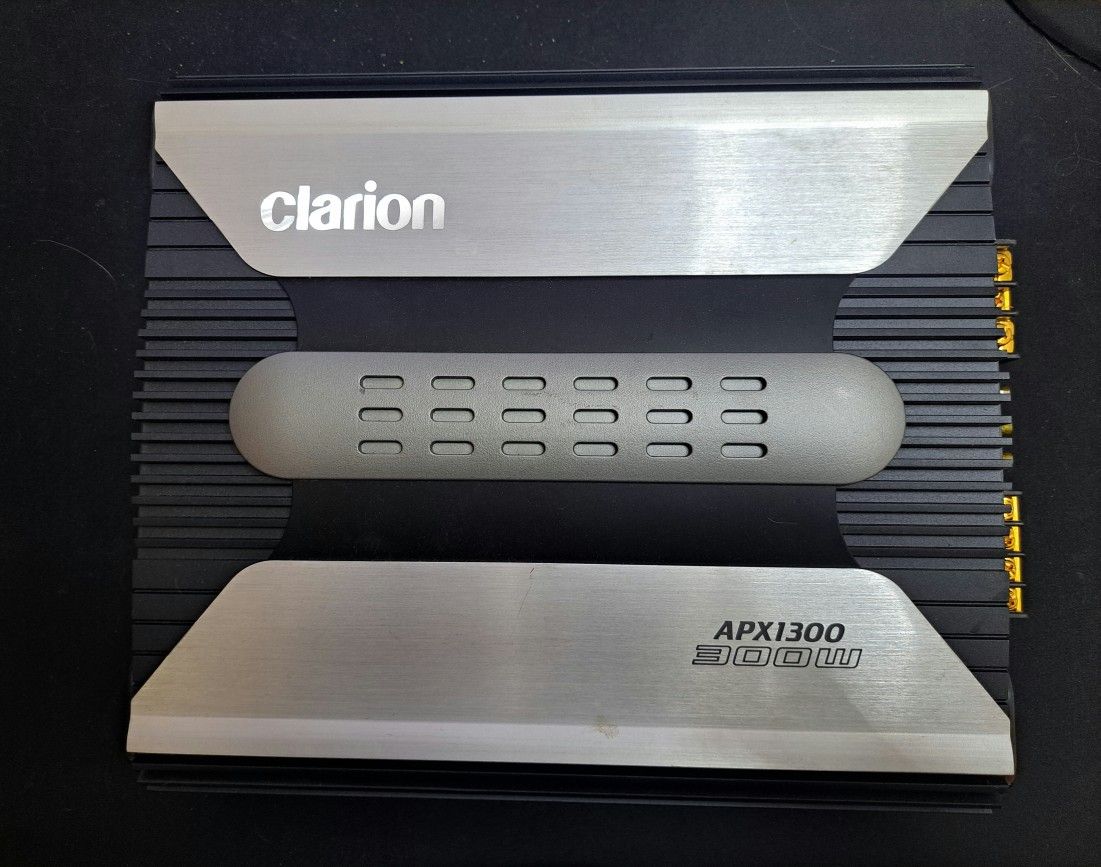 Clarion 300 Watt Amp 