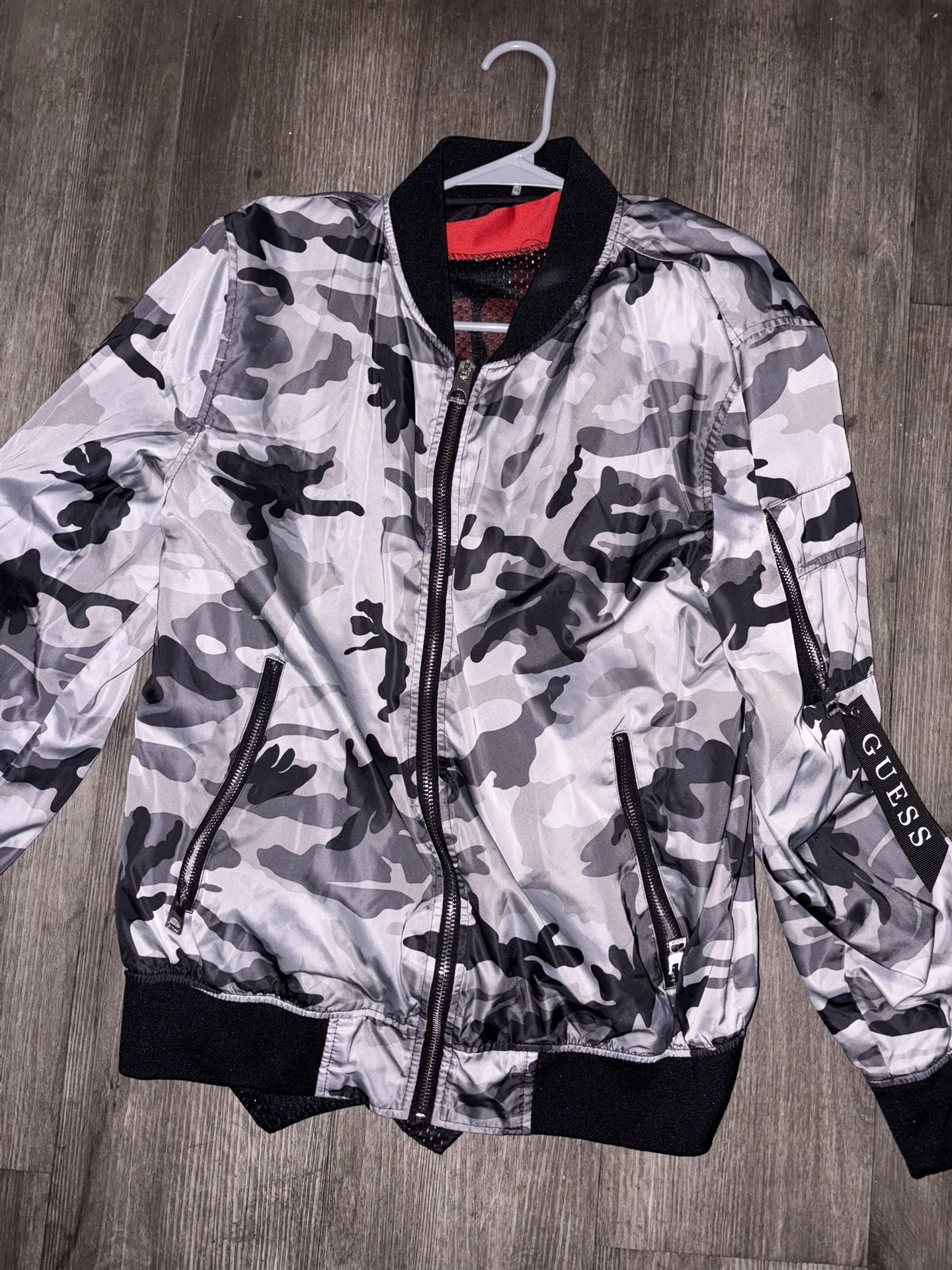 guess camo bomber jacket