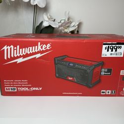 Milwaukee JobSite Speaker Bluetooth M18