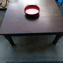 BEAUTIFUL SQUARE SOLID BROWN WOOD COFFEE TABLE, $25