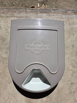 PetSafe Pet feeder with timer