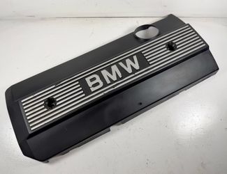 ENGINE BEAUTY VALVE COVER BMW E39 530i 528i 525i E46 330 325