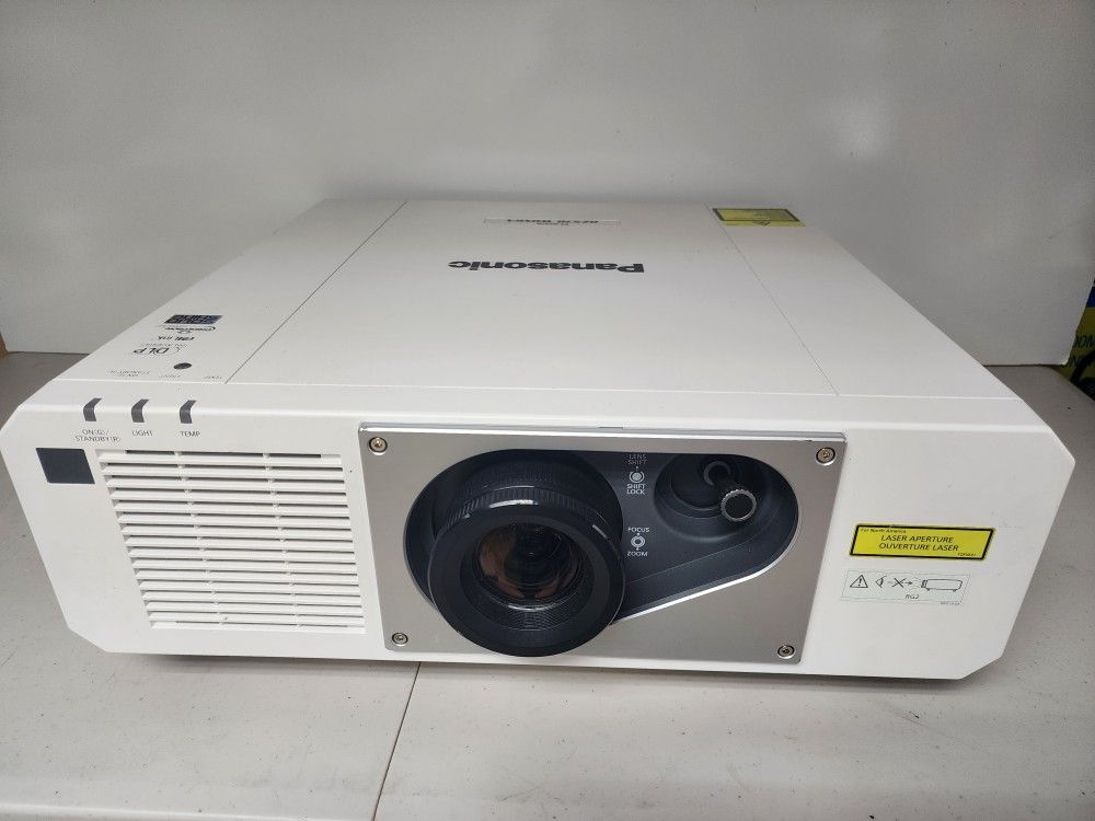 Panasonic PT-RZ570w WUXGA DLP PROJECTOR 