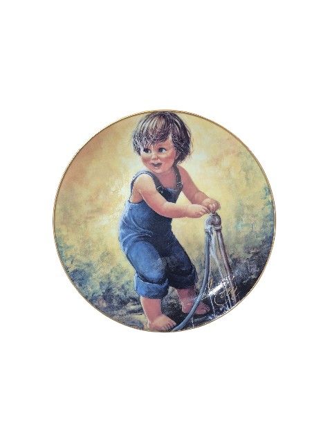 Hand-Signed Sue Etem “Randy” Collector Plate – #180/10,000 w/ Original Box (Front & Back Signatures)