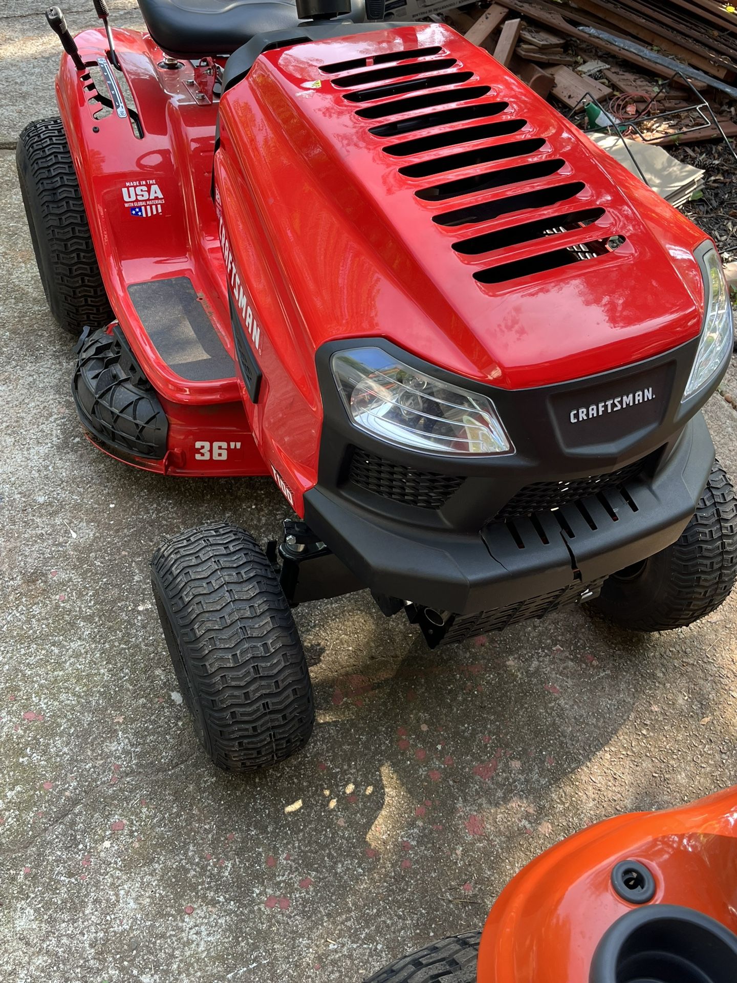 CRAFTSMAN T100 36in 11.5HP Riding Lawn Mower for Sale in Lilburn, GA