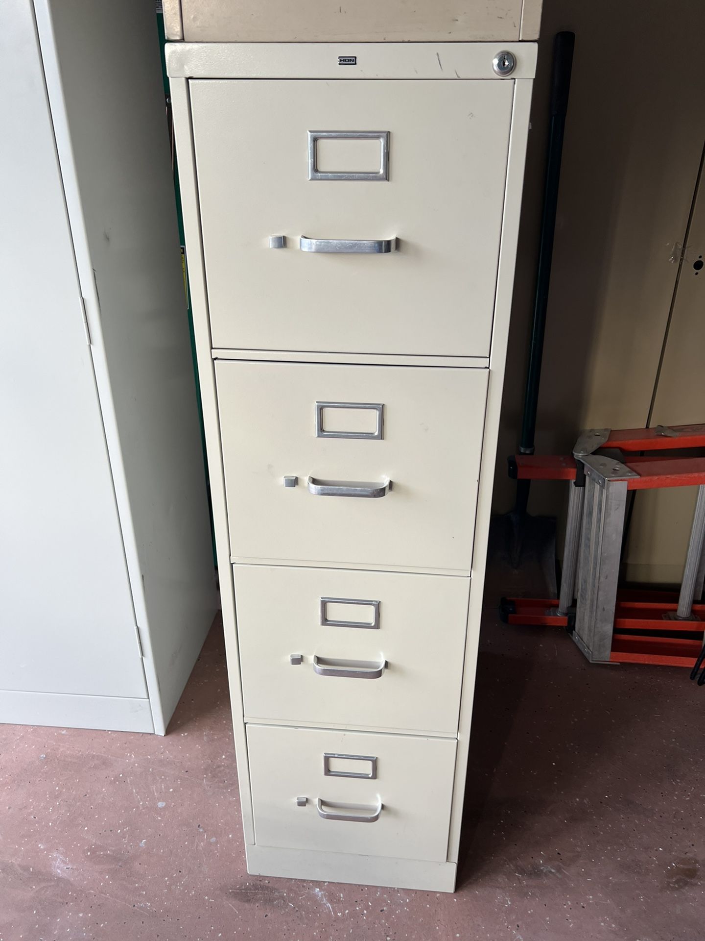 File cabinet Storage
