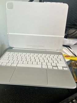 genuine Apple Magic Keyboard A2974 (for the 13-inch iPad Pro M4/M5)