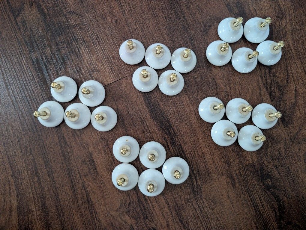 Set 30 Vintage Unbranded 1 1/2" Round Porcelain Drawer Pull Knobs w/ 1" Screws