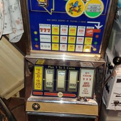 BALLY SLOT MACHINE IN GOOD WORKING CONDITION  