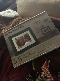 Digital photo frame
