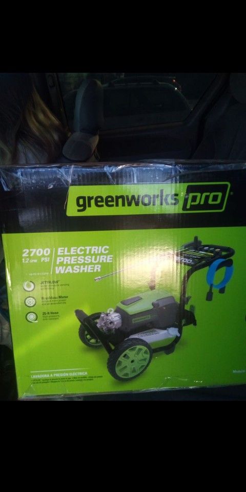 Greenworks Pro pressure washer 2700 PSI for Sale in Federal Way, WA