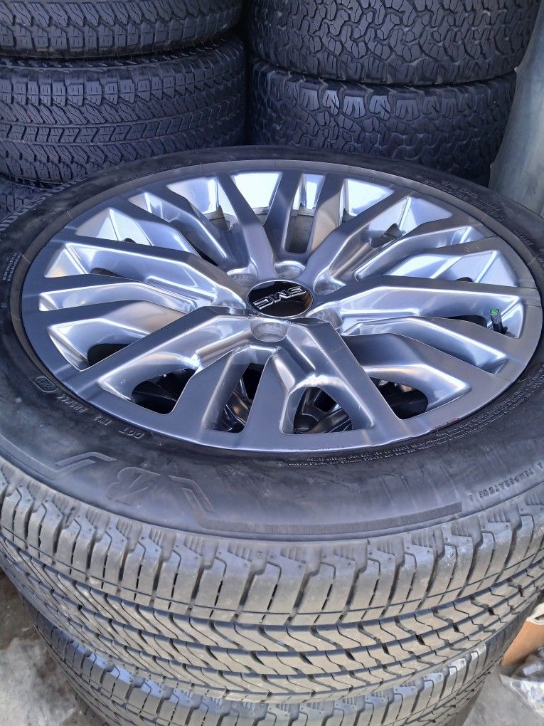 2023 OEM ORIGINAL TAKEOFFS GMC YUKON DENALI 22 INCH HAVE TPMS SENSORS TIRES BRIDGESTONE 80 % $ 1499
