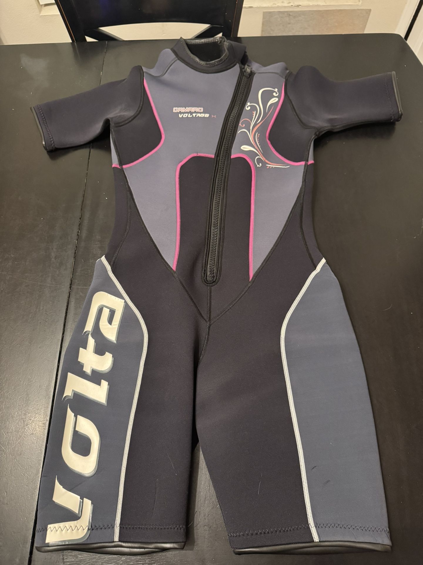 Camaro Voltage women's shorty wetsuit / 2mm Thick