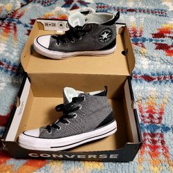 25$ Size 7, Converse Chuck Taylor All Star Syde Street Mid shoes Womens
