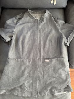FIGS SCRUBS SIZE SMALL