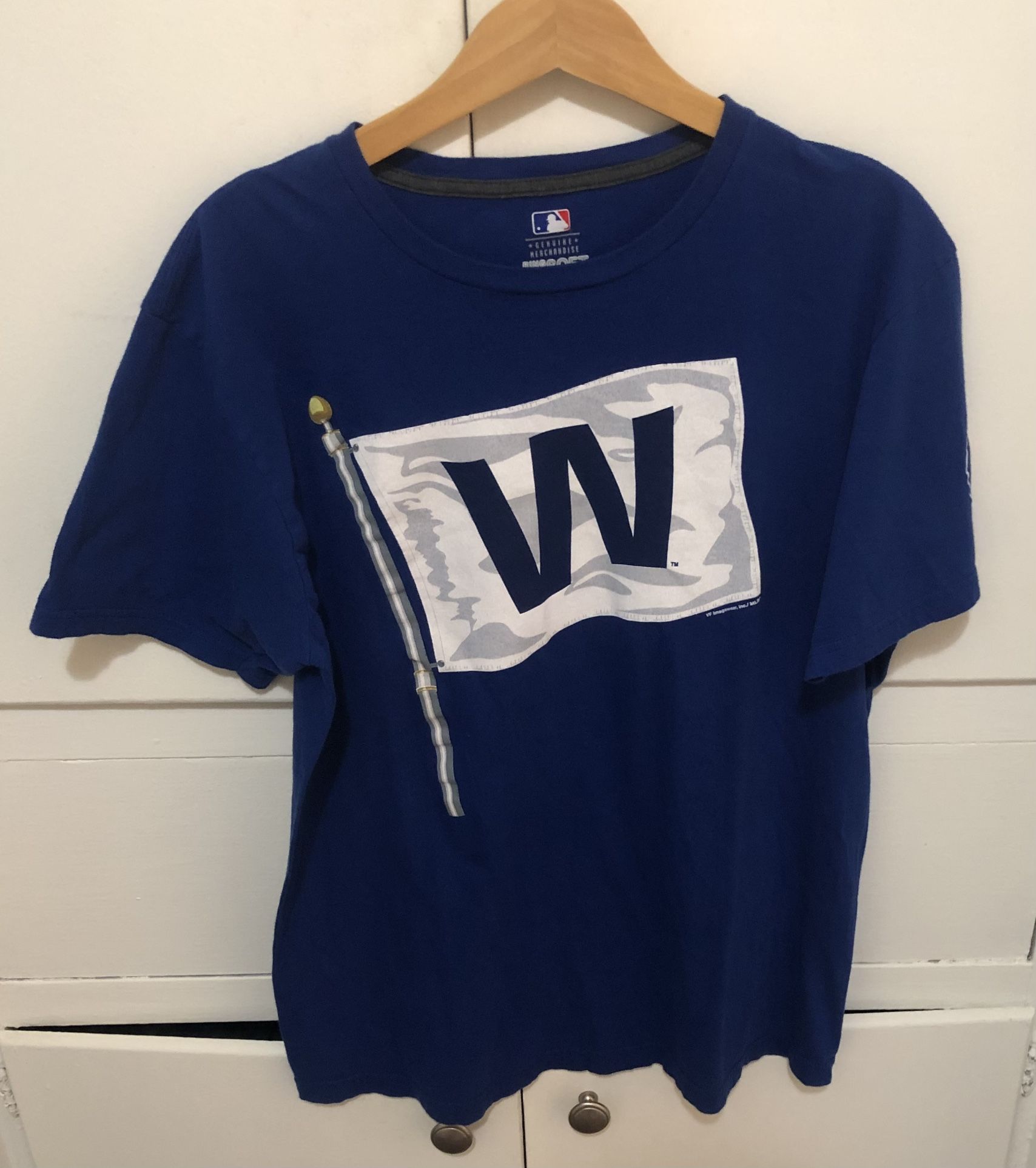 Chicago Cubs Men’s Size Large T-shirt