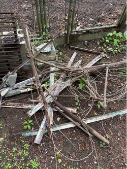 Free metal pile