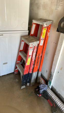 Step ladders OSHA approved