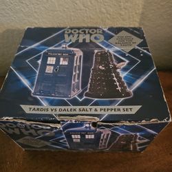Doctor Who Set Of Salt And Pepper Shakers 