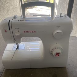 Singer  Sewing  Machine    Tradition