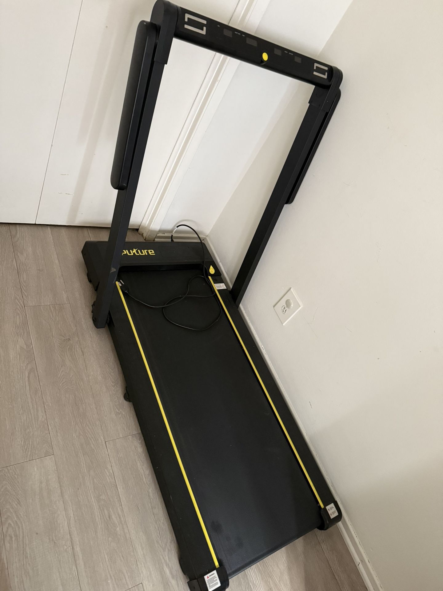 Toputure Treadmill