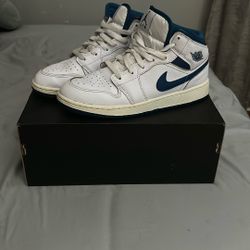 Air jordan 1 mid se 6.5 youth